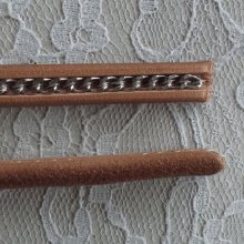 Naturligt Regaliz-läder 10 mm med silverkedja per 20 cm