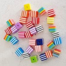 Set med 33 olika pärlor 8 x 8 mm