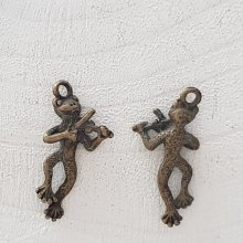 Groda charm N°06