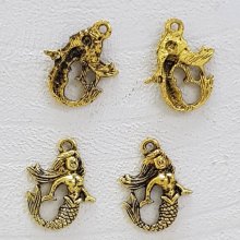 Sjöjungfru charm guld