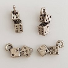 Spelande tärningar charm silver