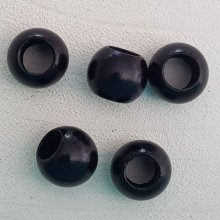 5 träpärlor runda 14/11 mm svarta