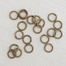 20 öppna förbindningsringar 05 mm gammalt guld
