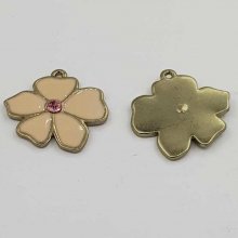 Blomma metall emalj 25 mm kräm