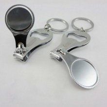 2 Nyckelringar flasköppnare - nagelklippare N°02