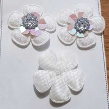 Uppsättning med 3 blommor 5 kronblad Tyg Vit