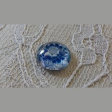 glas cabochon rund 12mm blå blomma 034 