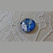 glas cabochon rund 12mm blå blomma 033 
