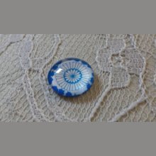 glas cabochon rund 12mm blå blomma 032 