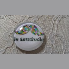 glas cabochon rund 25mm mustasch 010 