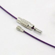 1 halsband styv kabeltråd lila skruvspänne N°01