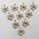 Blomma charm i metall N°001 x 15