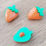 Fantasyknappar, barn, bebisar Jordgubbsmönster N°03 grönt och orange