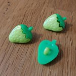 Fantasyknappar, barn, bebisar Jordgubbsmönster N°14 grönt och pastellgrönt