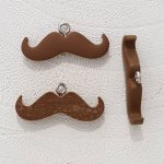 Pendel Moustache N°09 Ljusbrun