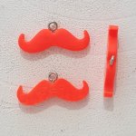 Pendel Moustache N°12 Fluorescerande orange