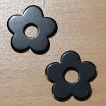 Syntetisk blomma 27 mm svart