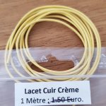 1 meter Slätt läder runt snöre Cream 1 mm