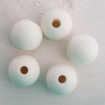 10 runda pärlor 20/18 mm N°01
