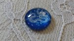 glas cabochon rund 12mm blå blomma 022 