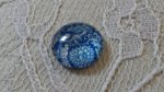 glas cabochon rund 12mm blå blomma 013 