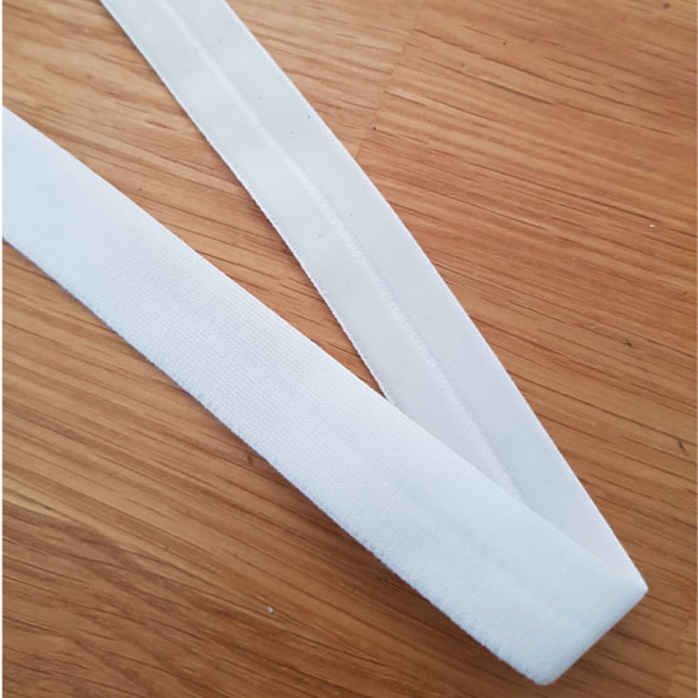 Elastisk vit fancy 17 mm 02