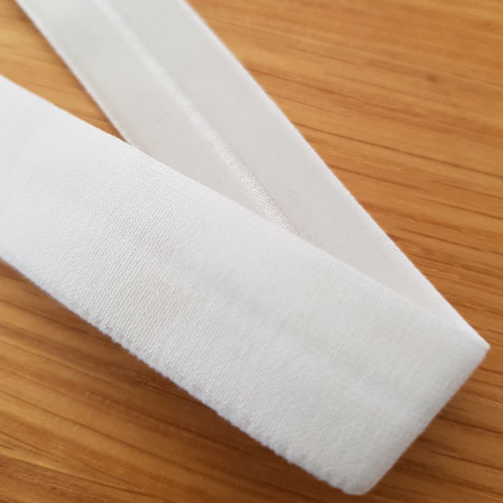 Elastisk vit fancy 17 mm 02