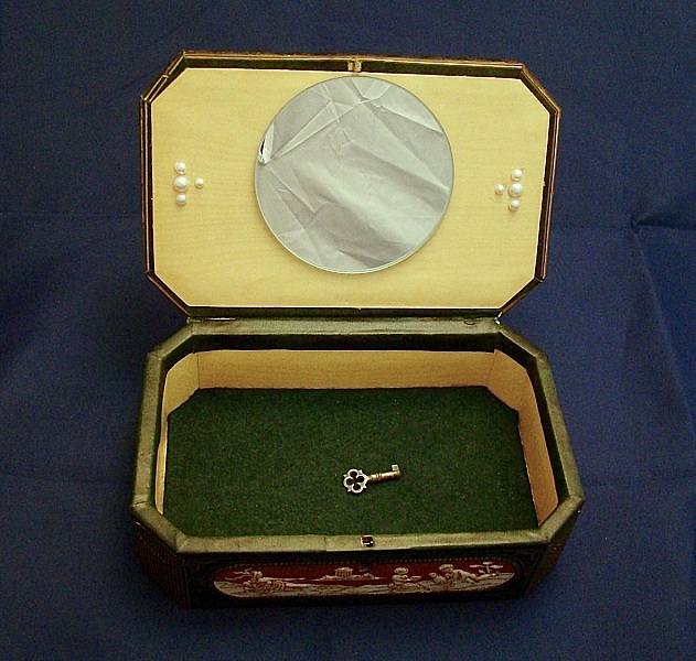 Vintage smyckeskrin med l&aring;s