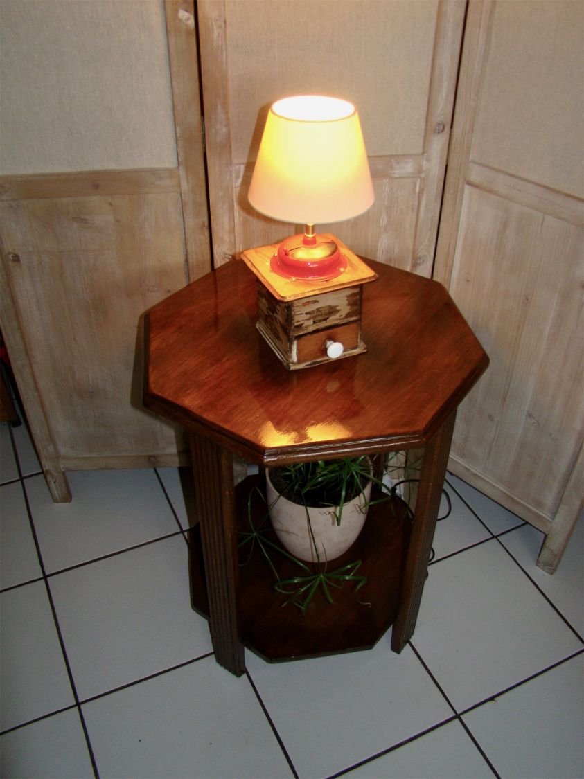 Antik kaffekvarn lampa röd 