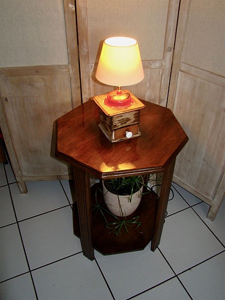 Antik kaffekvarn lampa r&ouml;d 