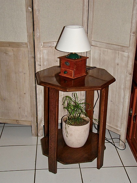 Gammal gr&ouml;n kaffekvarnlampa