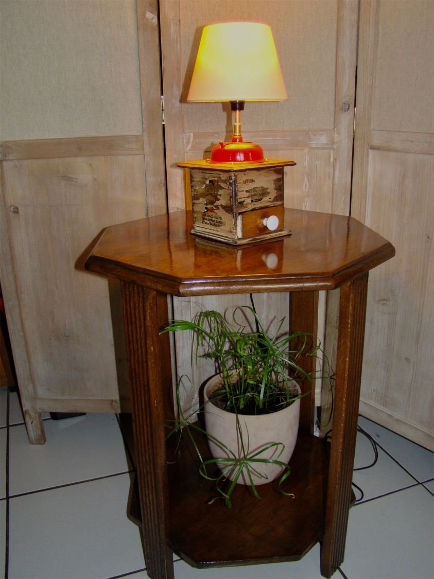 Antik kaffekvarn lampa röd 