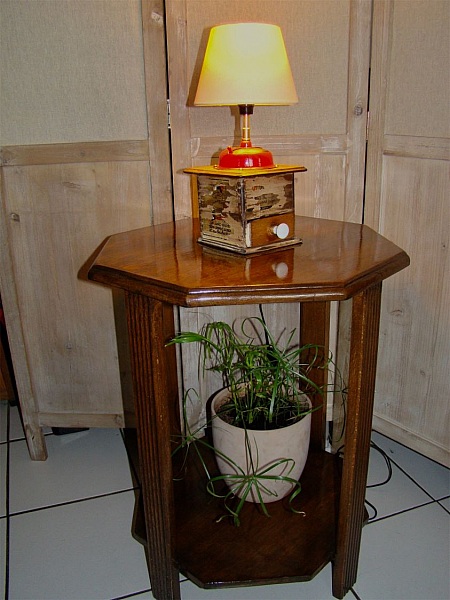 Antik kaffekvarn lampa r&ouml;d 