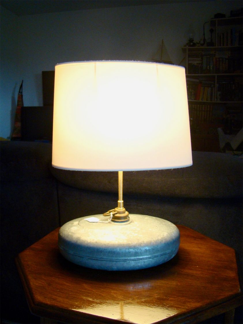 Antik lampa för varmvattenflaska i zink 