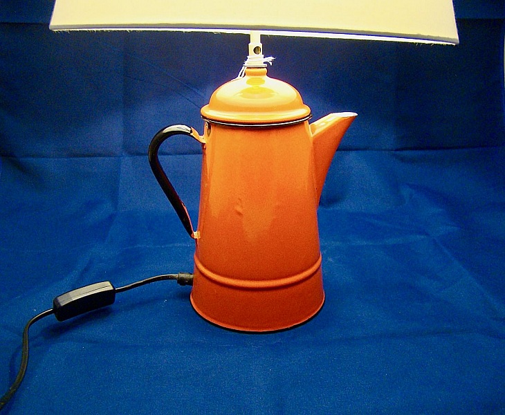 Lamp Cafeti&egrave;re r&ouml;d, antik, emaljerad pl&aring;t