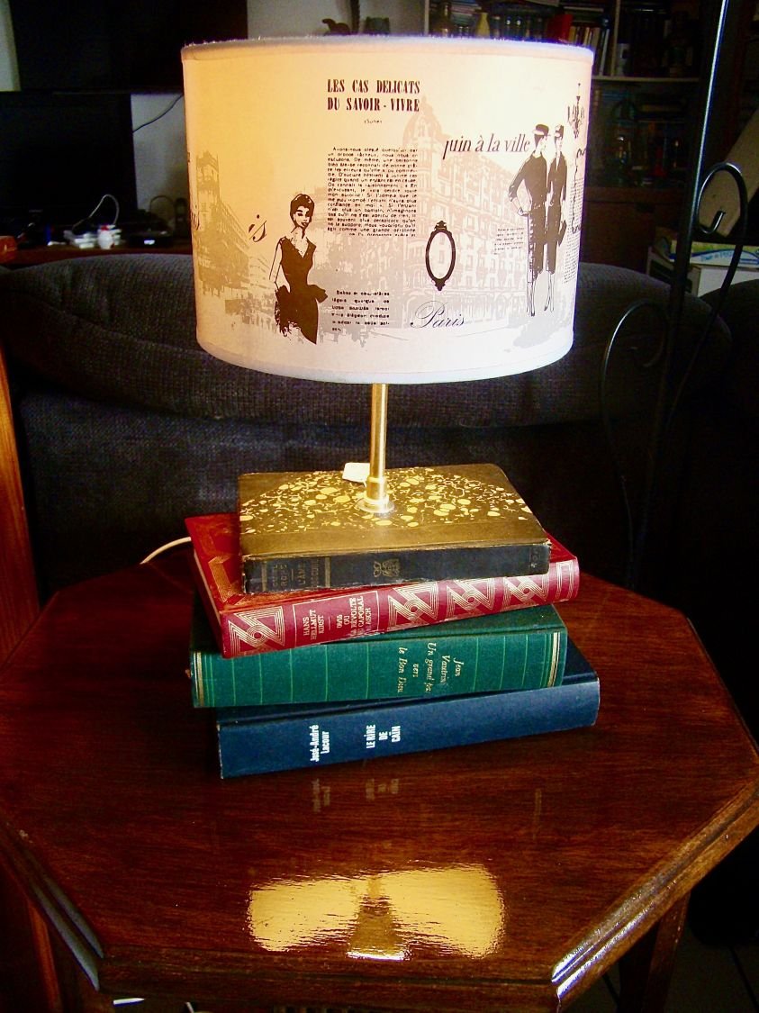 Antik boklampa, Paris's