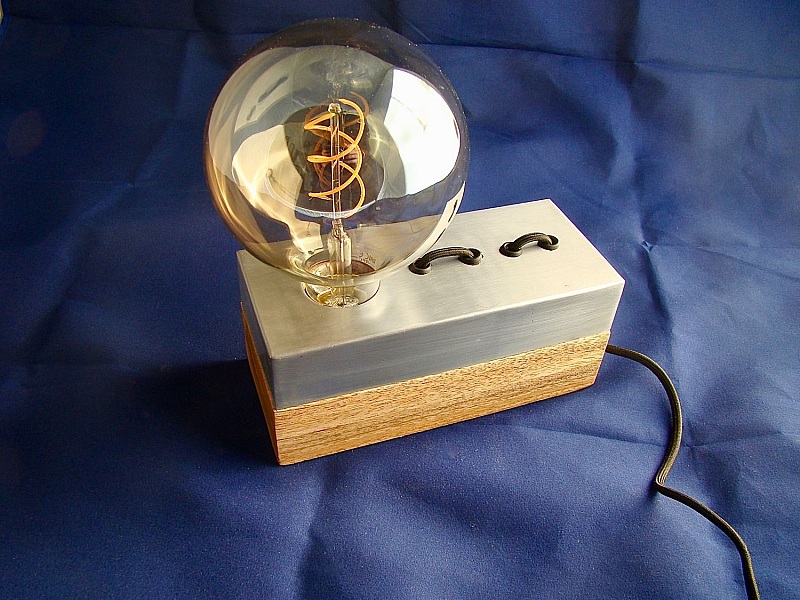 Design skrivbordslampa