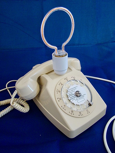 Dingo telefonlampa, vit neon!