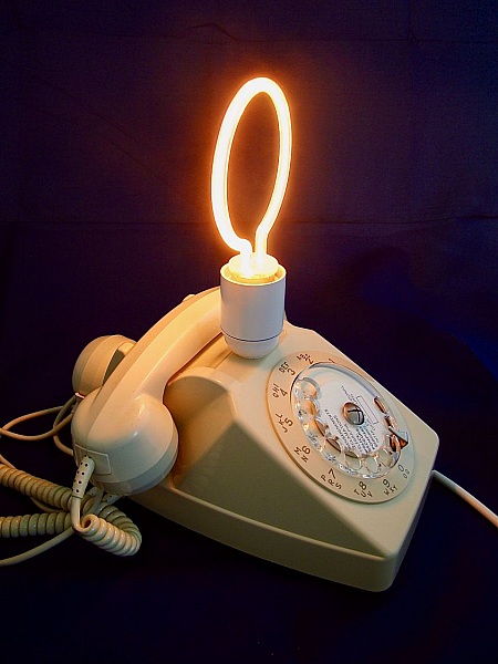 Dingo telefonlampa, vit neon!