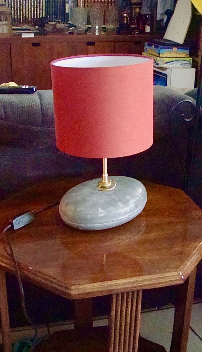 Upcycling av en liten lampa med varmvattenflaska