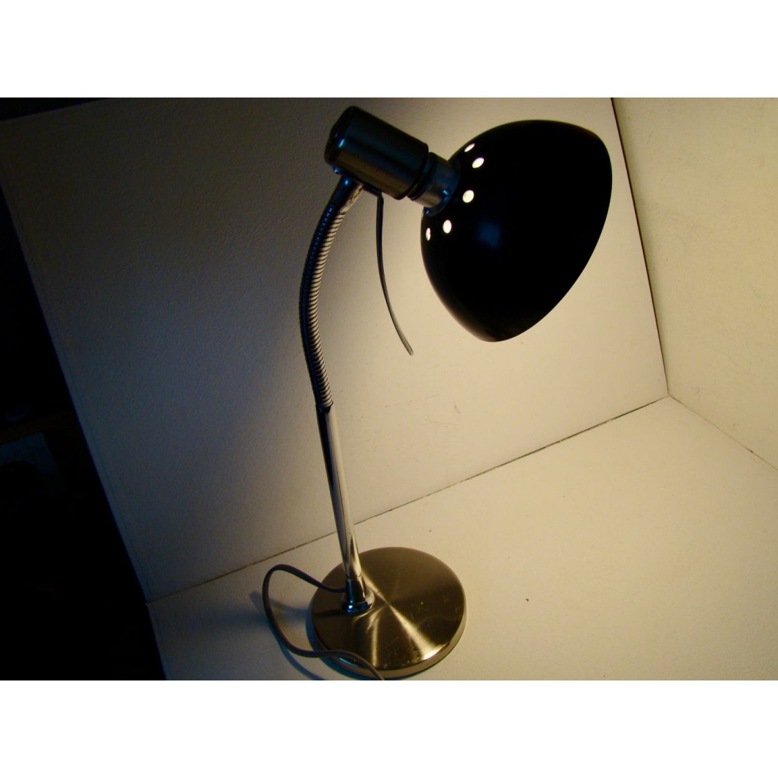 Liten skrivbordslampa till minipris