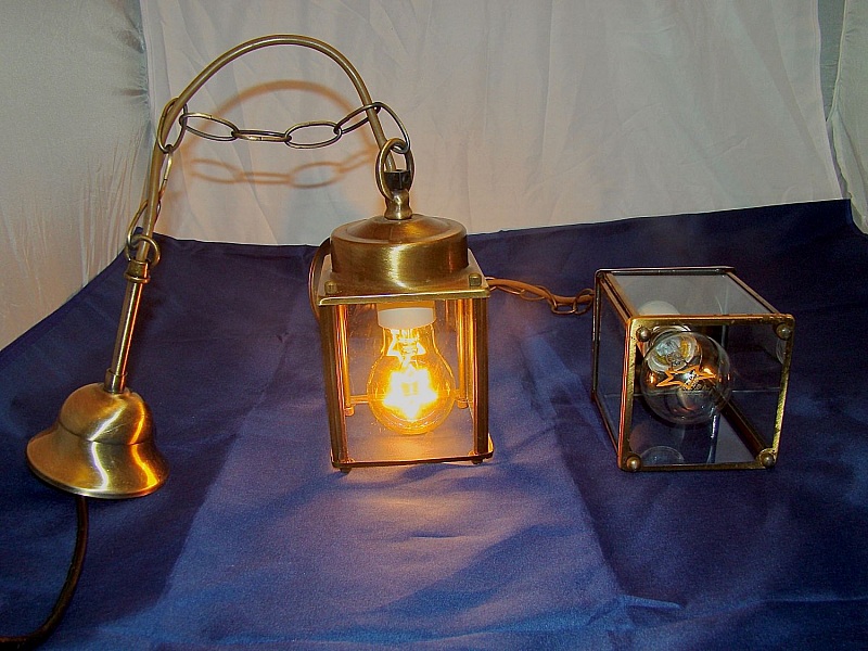 Petites lanterne &agrave; suspendre en cuivre