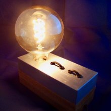 Design skrivbordslampa