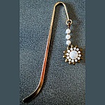 Magatama Crown Bookmark guld