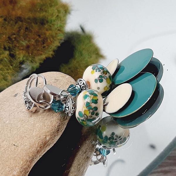 boucles d'oreilles collection &eacute;t&eacute; bleu vert turquoise avec perles en verre pour des boucles d'oreilles uniques