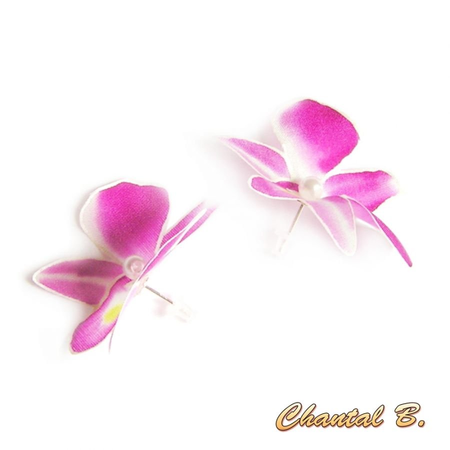 Orkidéarmband som kan anpassas till ett vit guipure spets hårband och dess rosa silkesorkidébröllopsblomma.