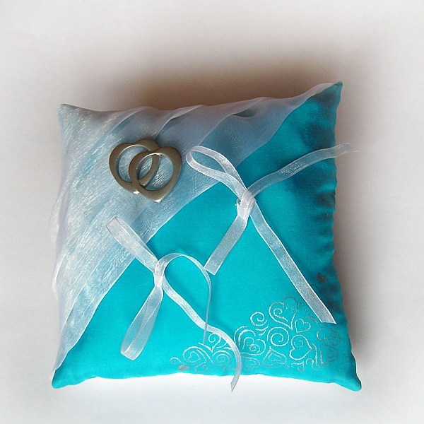 klipp br&ouml;llopsskor vit satin b&aring;ge och bl&aring; spets turkos tillbeh&ouml;r ceremoni kv&auml;ll chic