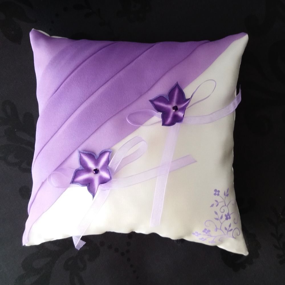 klipp bröllop skor kväll ceremoni vit satin och spets båge lila anpassningsbara tillbehör