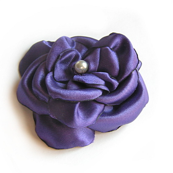lila satin blomma och pärla handgjord för bröllopstillbehör