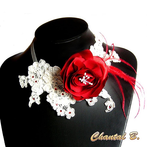 Br&ouml;llop h&aring;rkam r&ouml;d satin fj&auml;der spets elfenben